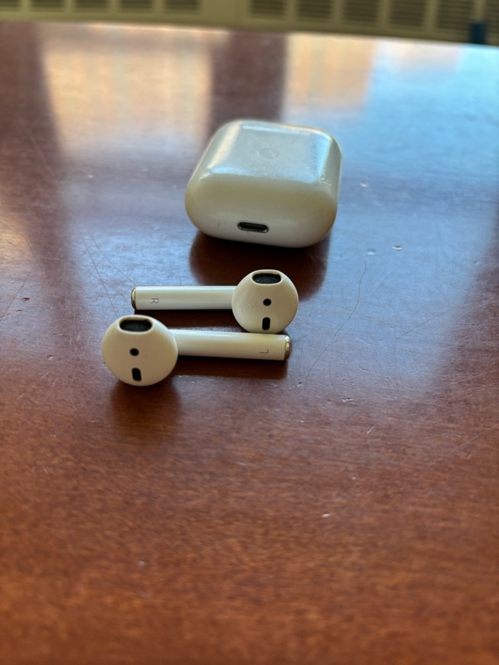 Apple AirPods believed to be 2nd Gen